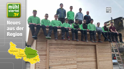 Buchner-Lehrlinge bauen Gerätehaus für Tennisverein Königswiesen